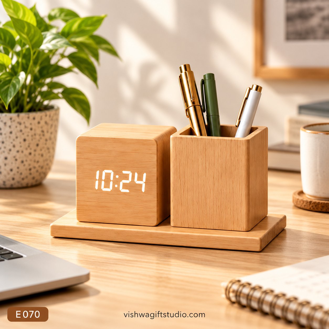 E070 TimeNest Wooden Clock Pen Holder